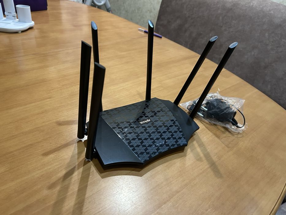Продам роутер Tenda AC 2100 в робочому стані