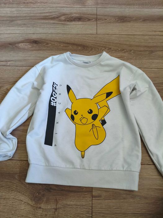 bluza z pikachu rozm 134/140