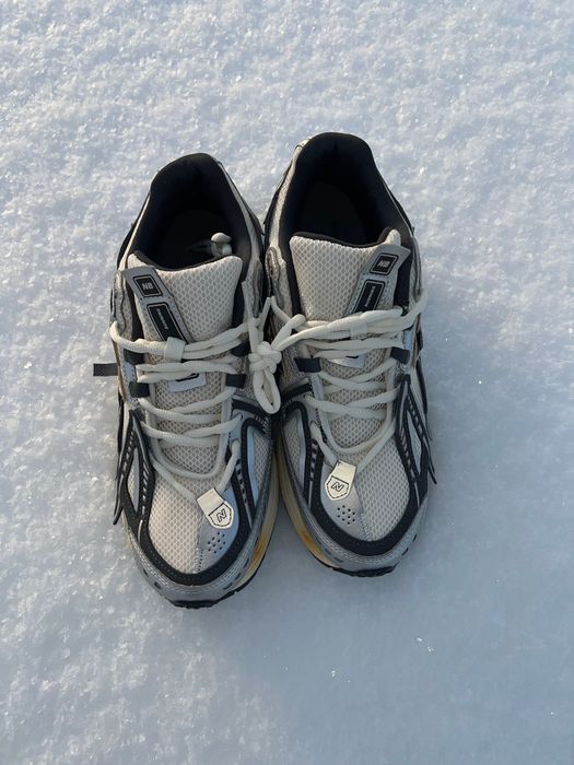 кросівки new balance