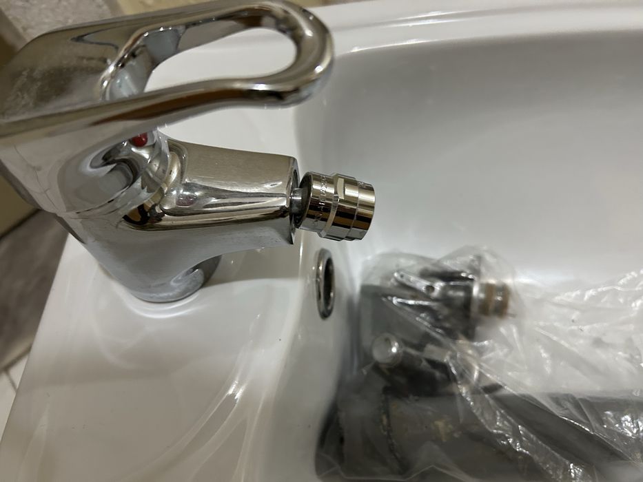 Bidé branco marca Valadares