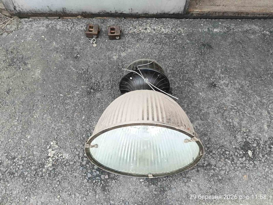Вуличний ліхтар великий