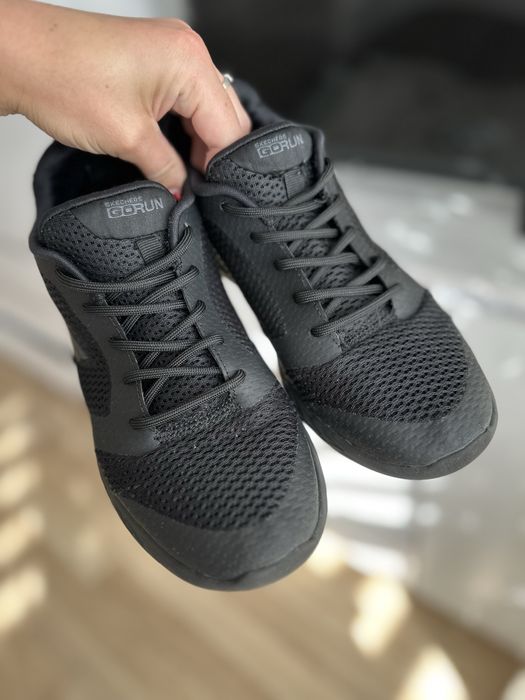 Кросівки бігові кросівки для спорту кросівки skechers