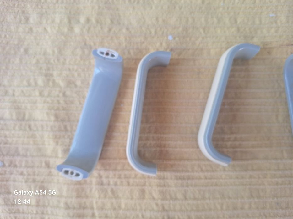 Puxadores e dobradiças