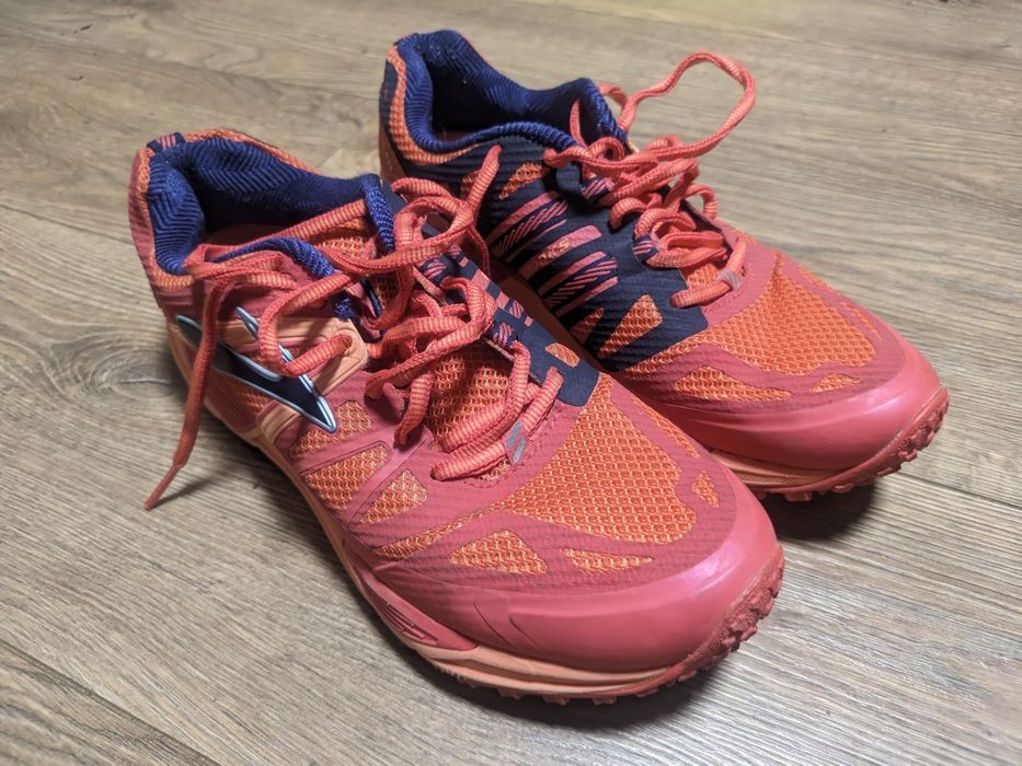 Жіночі кросівки Brooks Cascadia 10