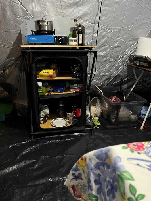 Material Campismo (Tenda, Sala, Frig., Colchão, Armario, Chão)