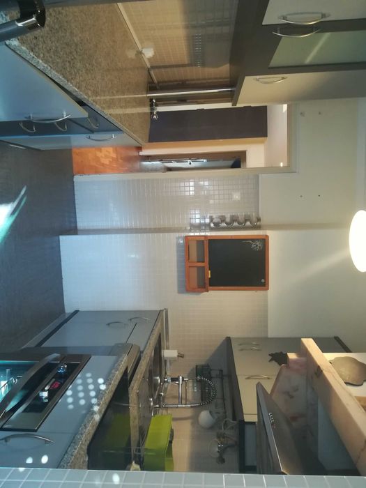 Apartamento T2 Praça Campo Pequeno c/Elevador Mobilado e Equipado.
