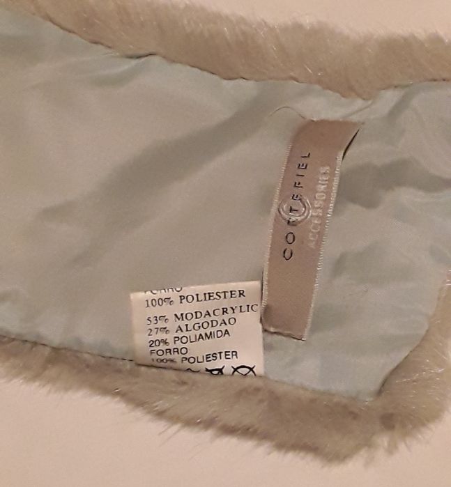 Gola ou Estola em pêlo sintético cinza da Cortefiel