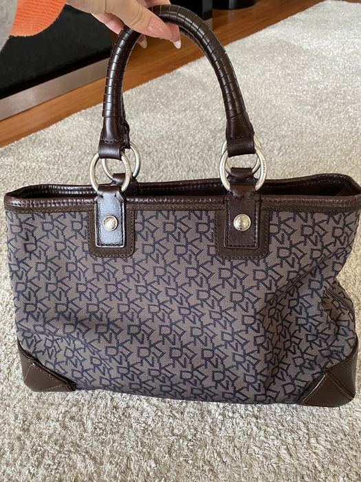 Carteira Castanha DKNY