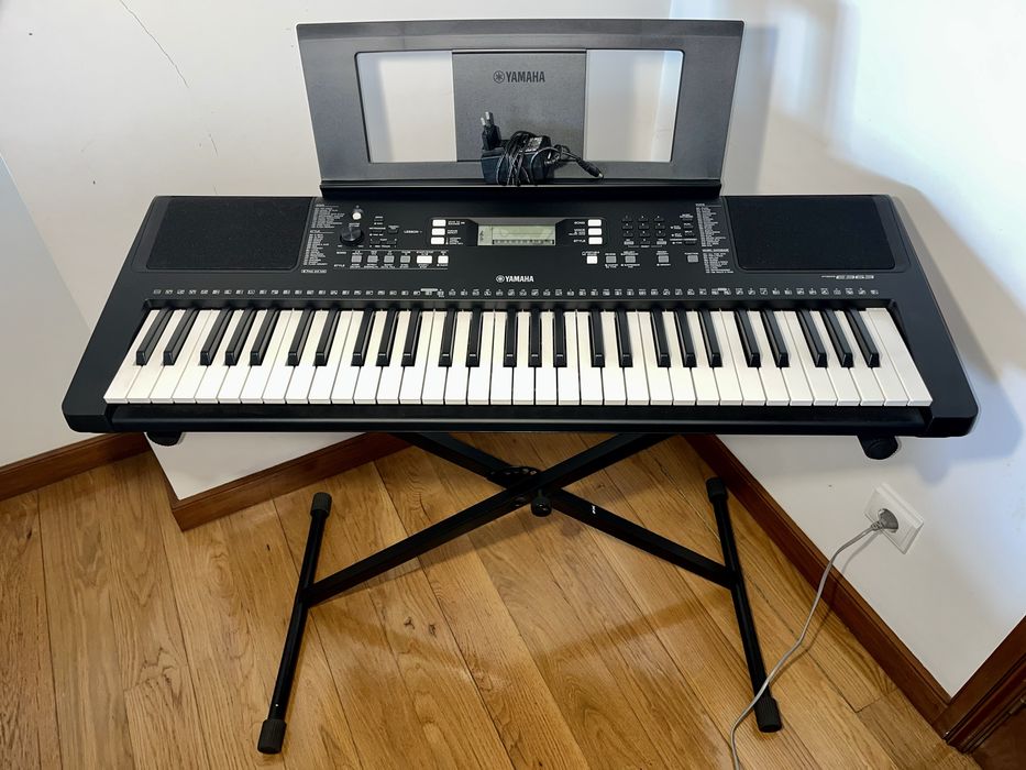 teclado YAMAHA PSR-E363 novo com suporte FX