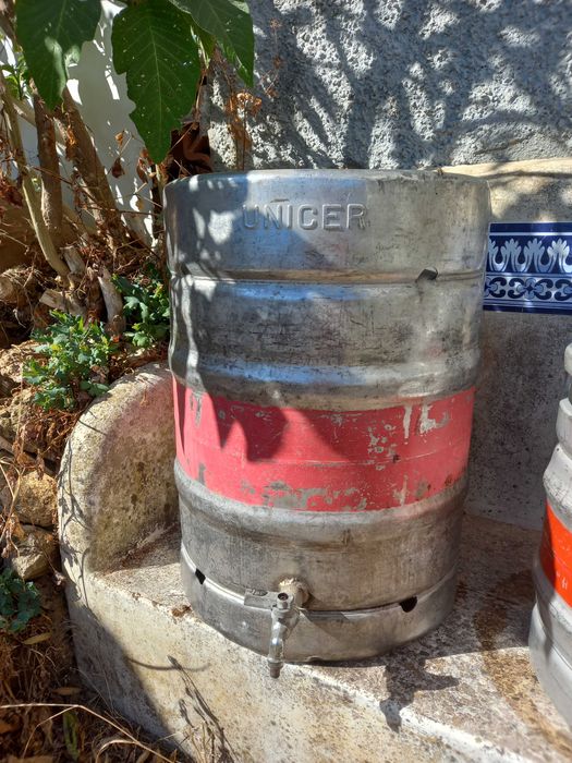 Vendo Barris para vinho com torneira
