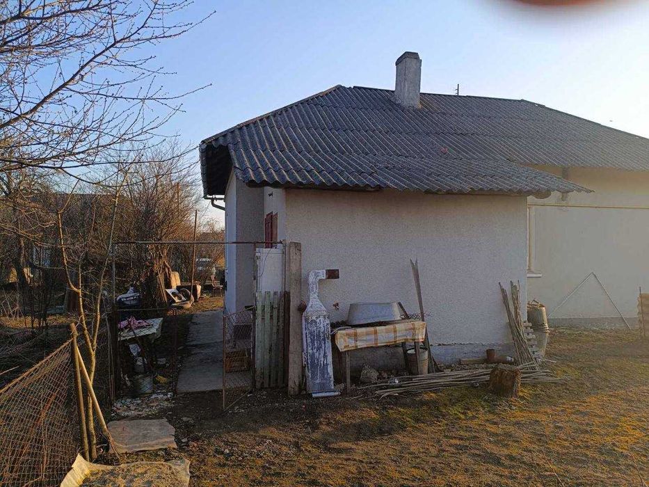 Продається будинок в с. Єзупіль (Івано-Франківська обл.)