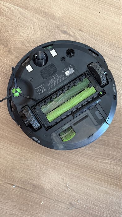 iRobot Roomba i7 + Clean Base | Base Auto-Esvaziamento + Filtros
