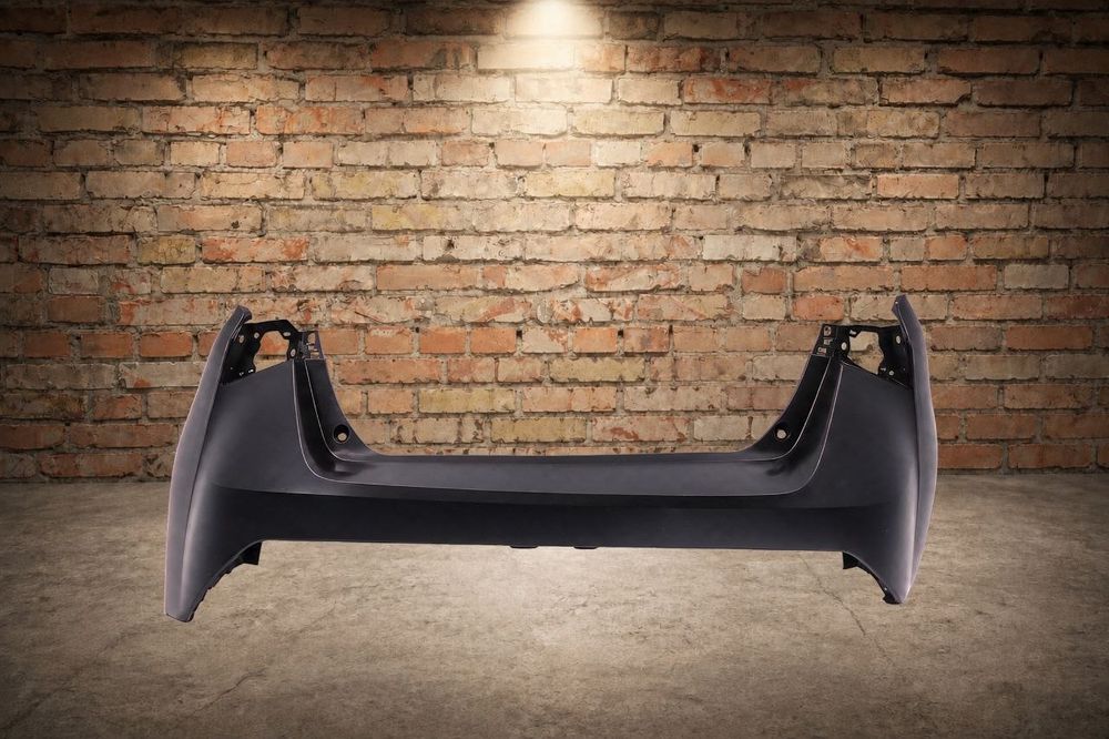 Бампер задній Toyota  Prius  2019 2020 2021 2022