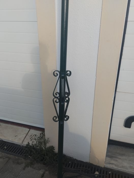 Candeeiro lanterna pé alto