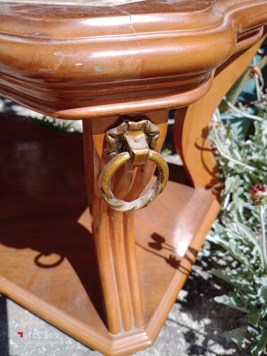 Mesa de centro muito antiga em mogno com pedra mármore. O preço não é negociável