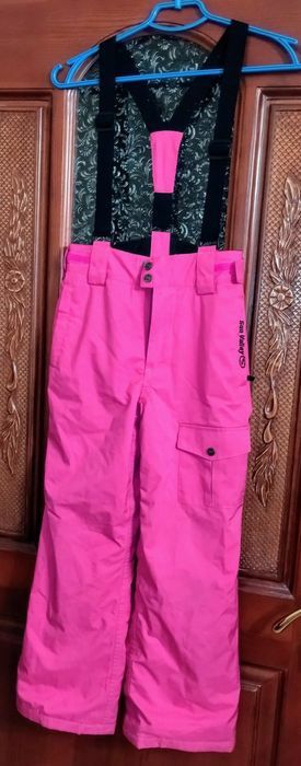 Детские товары для девочки. Штаны и куртка.