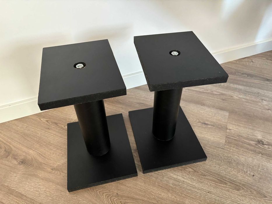 Suportes Colunas em Preto