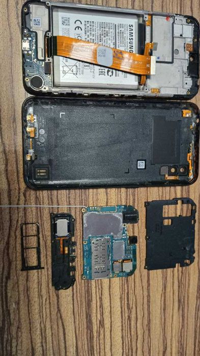 На разборку Samsung A01 SM-015