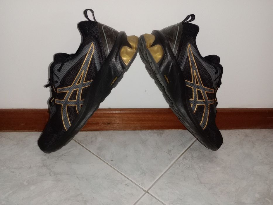 Sapatilhas Ascis como novas