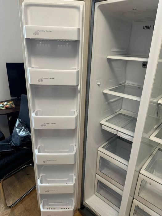 Холодильник Samsung  Side by Side