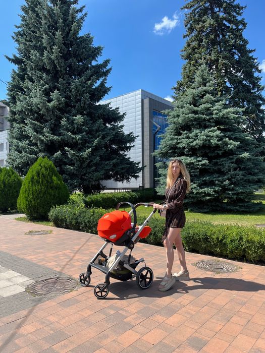 Автолюлька Cybex Сайбекс Cloud  помаранчева розкладна