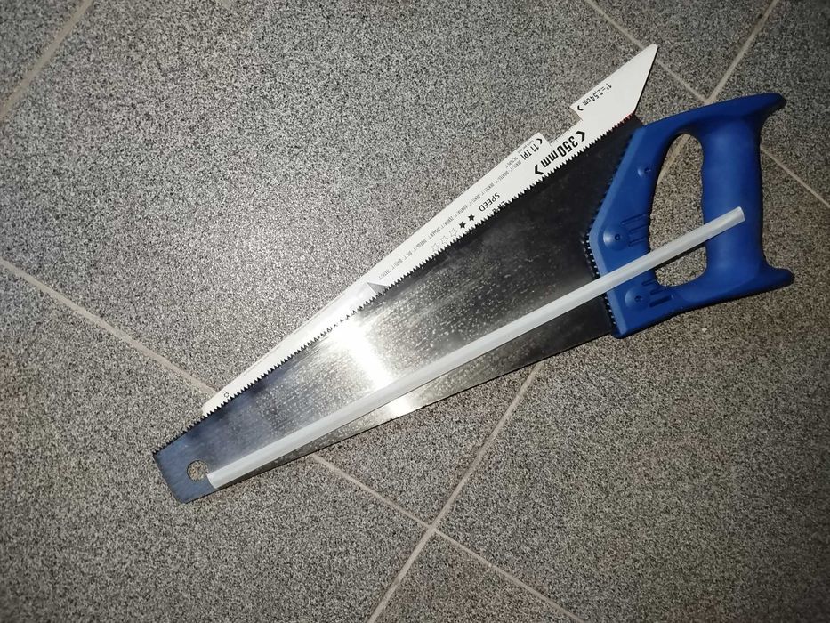 Serrote para madeira e metais.