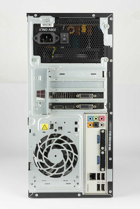 Torre / PC HP Pavilion 500-001ep practicamente novo.