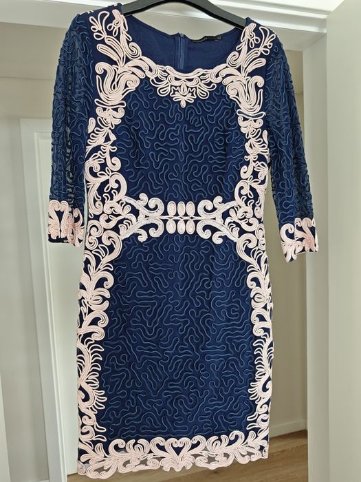 Vestido Azul Marinho com Bordados Soutache e Paetês – Deslumbrante e muito rico em detalhes