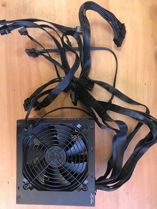 Блок живлення Thermaltake TR2 S Series 600W. Стандарт 80+EU