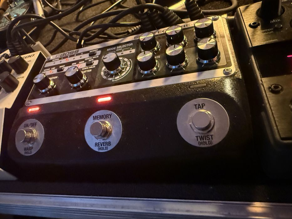 Delay gitarowy Boss Re202 space echo