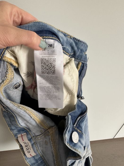 Jeansy Guess Marilyn Skinny Low 28 błękitne stan idealny