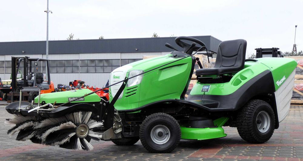 Traktor kosiarka Viking T5 B&S 2 Cylindry Zamiatarka (260201.6) Baras