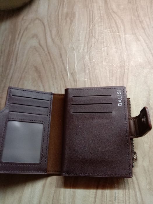 Продам  два    портмоне/кошелек.  к.