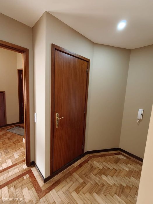 T2 moderno com varanda e terraço no Porto