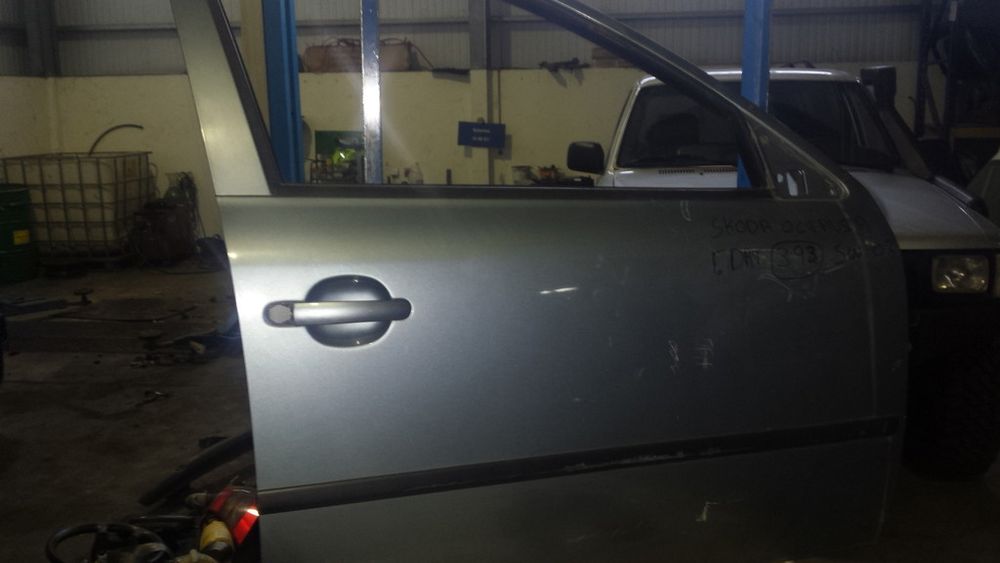 Porta frente direita SKODA Octavia I Break (1U5)