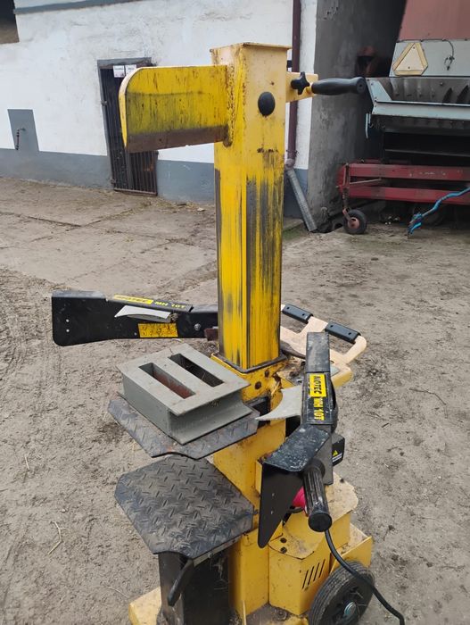 Łuparka do drewna pionowa