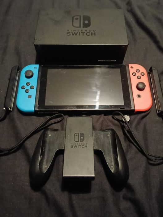 Nintendo Switch V1 + jogo + Extras