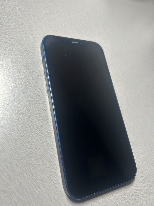 Iphone 12 niebieski