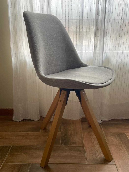 Cadeira de jantar DREJHUS