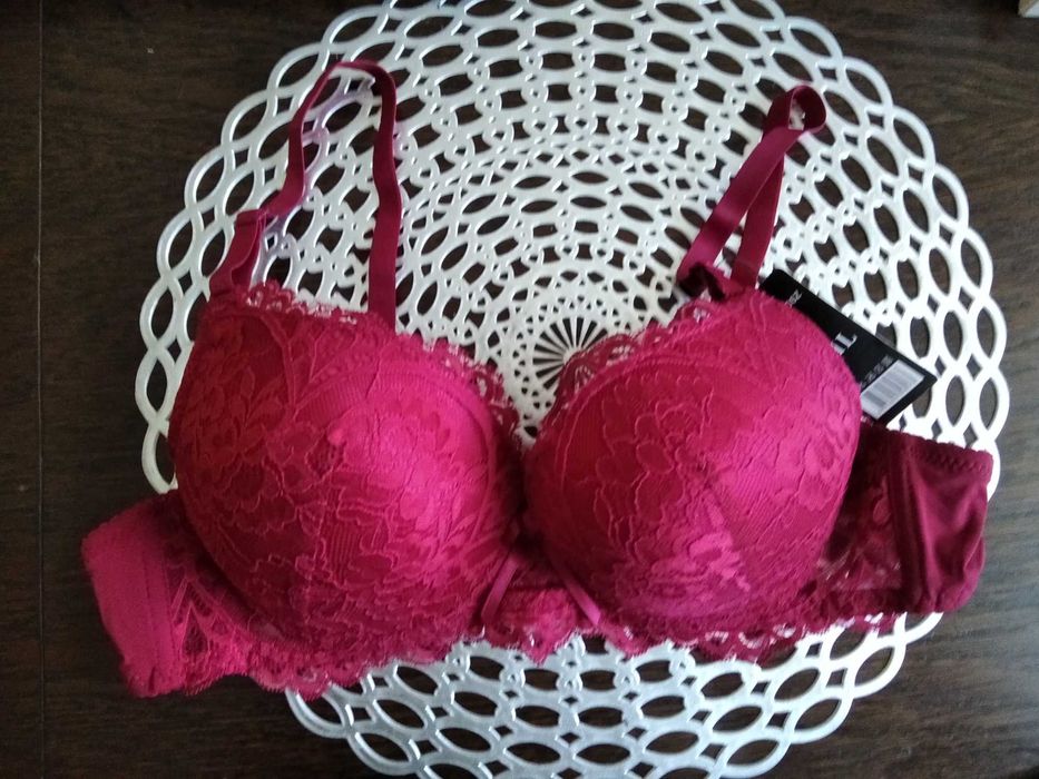 biustonosz bordowy 95B push up