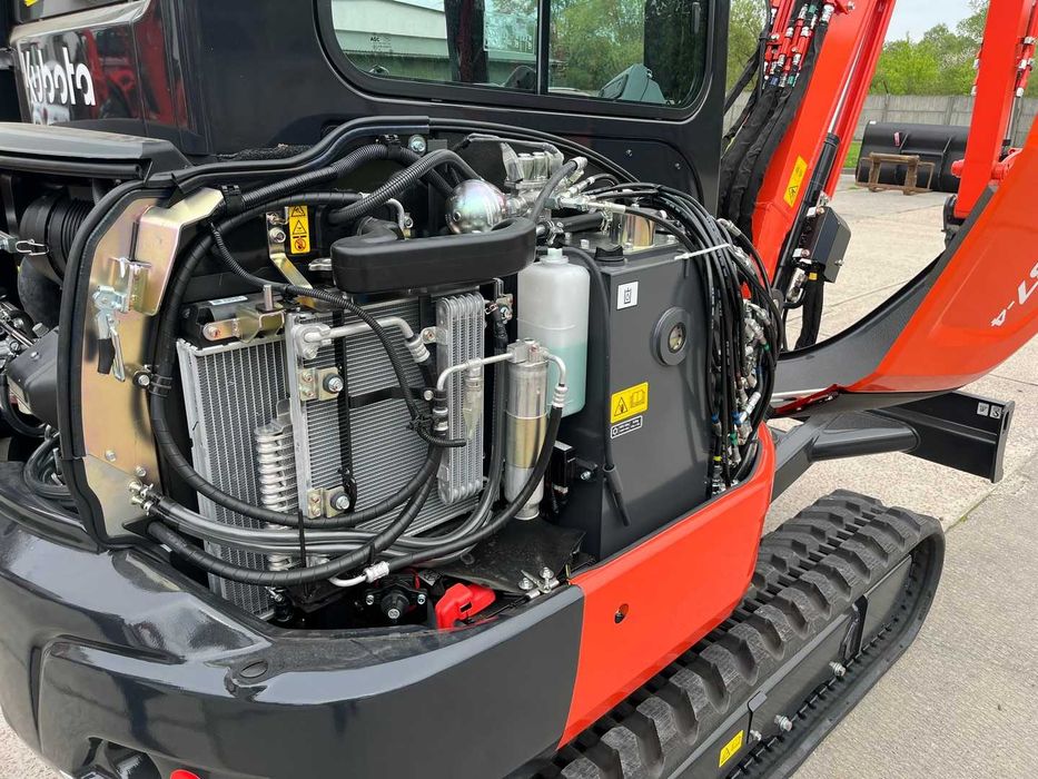 Новий міні екскаватор Kubota KX037-4