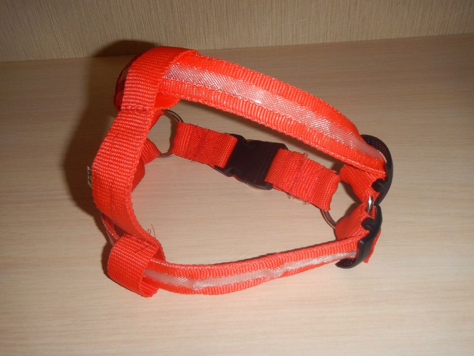 шлея зі світлодіодами р.М(44см)