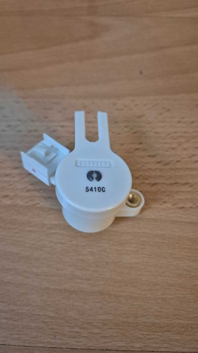 Czujnik położenia pedału sprzęgła Opel Astra K V Mokka Insignia