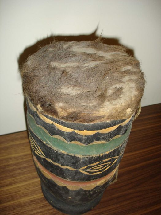 Tambor africano artesanal