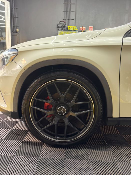 Mercedes-Benz GLA 220 black edition