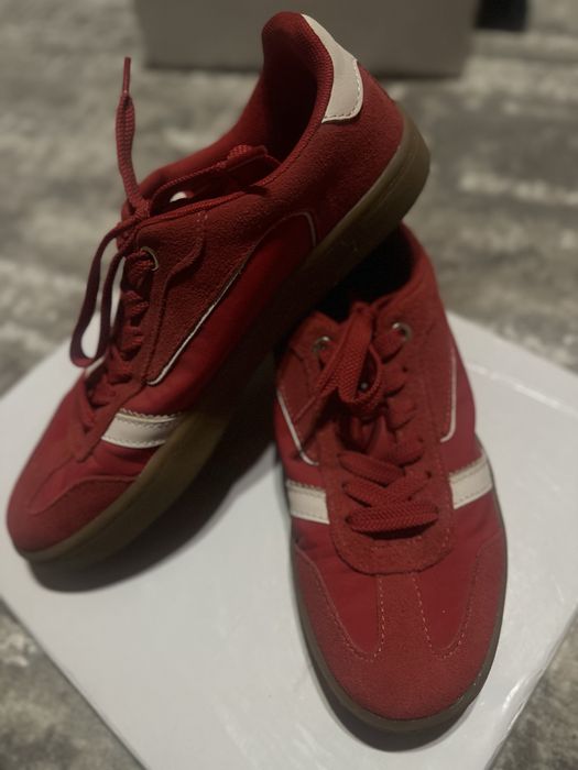 Кросівки Stradivarius 39 розмір (25,5)