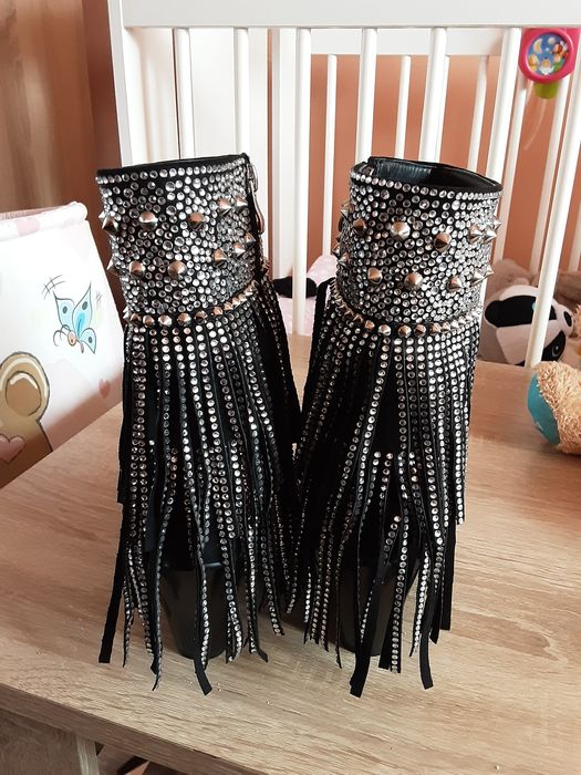 Buty z frędzlami