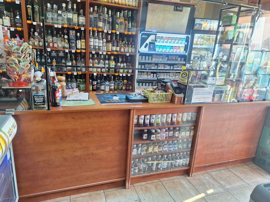 Regały i lady sklepowe