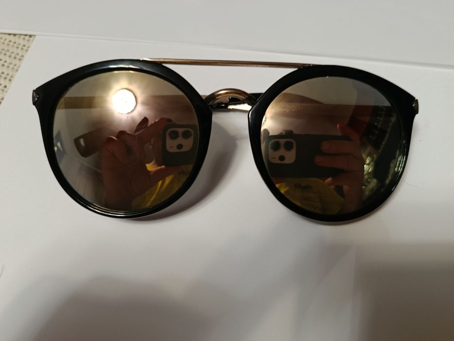 Окуляри сонцезахисні. Оригінальні