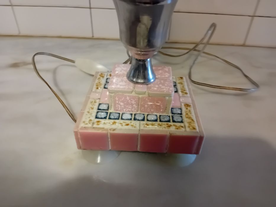Candeeiro de Mesinha de Cabeceira Antigo